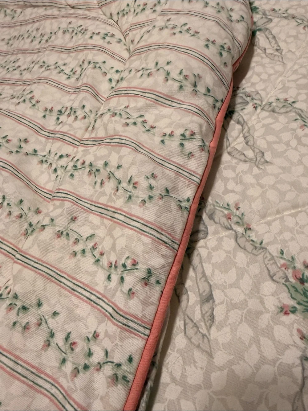 Vintage Floral Ribbon king comforter with bows set with two shams